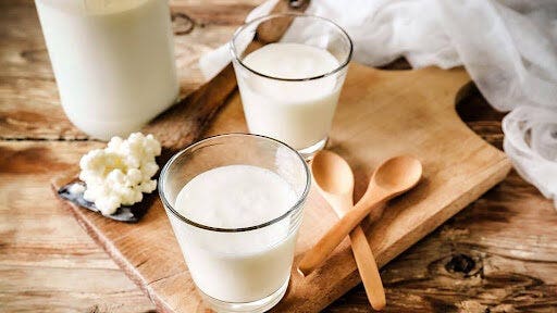 6 lợi ích sức khỏe của Kefir, theo các chuyên gia dinh dưỡng