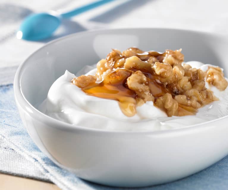 Greek Yoghurt with Honey and Walnuts