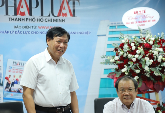Thứ trưởng Bộ Y tế Đỗ Xuân Tuyên thăm, chúc mừng các cơ quan báo chí tại TPHCM- Ảnh 1. Thứ trưởng Bộ Y tế Đỗ Xuân Tuyên thăm, chúc mừng các cơ quan báo chí tại TPHCM- Ảnh 1.