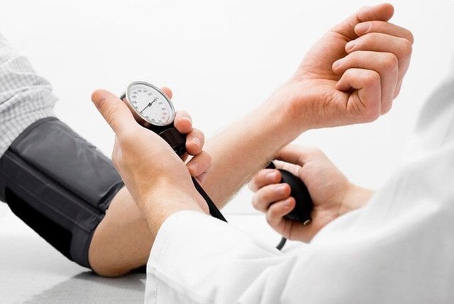 Cách hạ huyết áp tự nhiên: Ăn nhiều chuối và giảm muối- Ảnh 1. Cách hạ huyết áp tự nhiên: Ăn nhiều chuối và giảm muối- Ảnh 1.
