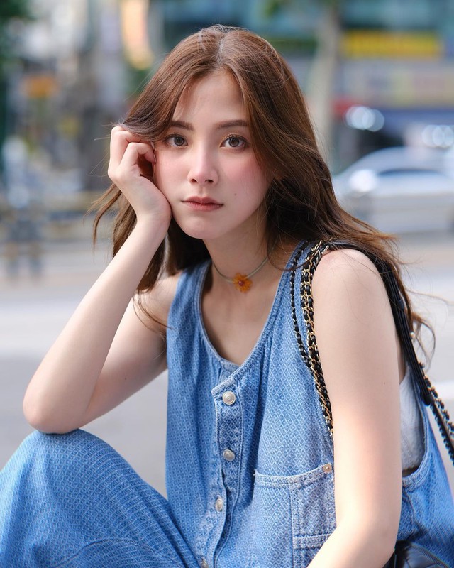Mùa hè, tóc mái nên cắt kiểu gì?- Ảnh 1. Mùa hè, tóc mái nên cắt kiểu gì?- Ảnh 1.