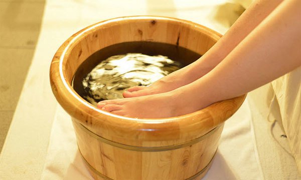 Ngâm chân thảo dược - Giải pháp chữa lành cơ thể rẻ tiền- Ảnh 1. Ngâm chân thảo dược - Giải pháp chữa lành cơ thể rẻ tiền- Ảnh 1.