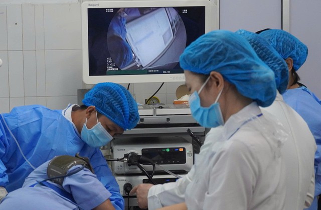 Lần đầu tiên Đồng bằng sông Cửu Long triển khai kỹ thuật nội soi siêu âm- Ảnh 1. Lần đầu tiên Đồng bằng sông Cửu Long triển khai kỹ thuật nội soi siêu âm- Ảnh 1.