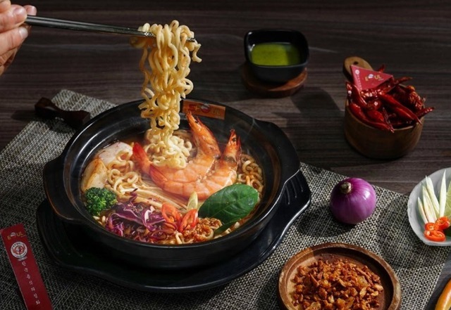 Sức khỏe ảnh hưởng nghiêm trọng từ những thử thách ăn uống cực đoan trên mạng xã hội- Ảnh 1. Sức khỏe ảnh hưởng nghiêm trọng từ những thử thách ăn uống cực đoan trên mạng xã hội- Ảnh 1.