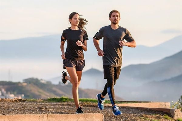 Cách thở giúp tăng hiệu suất chạy bộ- Ảnh 1. cach-hit-tho-khi-chay-bo-de-it-met-tranh-bi-kiet-23_4ca15647c215412d8d2958e564d5d83b_grande