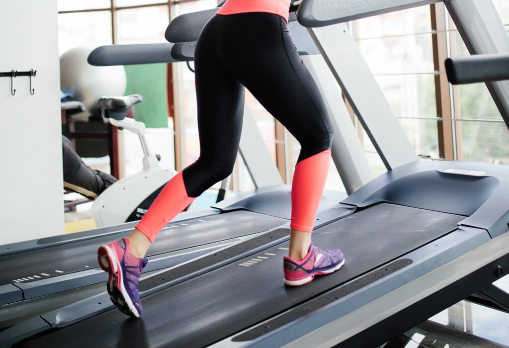 4 cách đi bộ giúp tăng cơ, giảm mỡ- Ảnh 2. Incline Running Treadmill Workout: 5 Reasons to Try It!