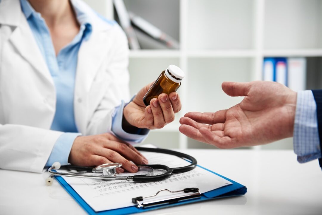 Sai lầm khi bổ sung vitamin D3 và K2 cho trẻ- Ảnh 2. Sai lầm khi bổ sung vitamin D3 và K2 cho trẻ- Ảnh 2.