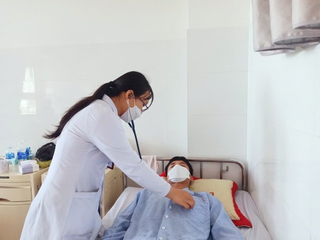 TPHCM tiếp tục hỗ trợ BHYT, BHXH cho người dân vùng sáp nhập- Ảnh 1. TPHCM tiếp tục hỗ trợ BHYT, BHXH cho người dân vùng sáp nhập- Ảnh 1.
