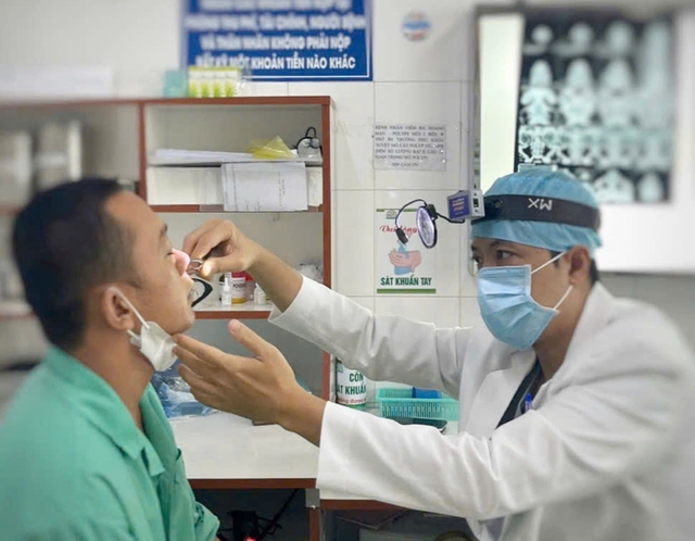 Hy hữu: ‘Bỏ quên’ hai đoạn đũa trong hốc mũi hơn một năm - Ảnh 1. Hy hữu: ‘Bỏ quên’ hai đoạn đũa trong hốc mũi hơn một năm - Ảnh 1.
