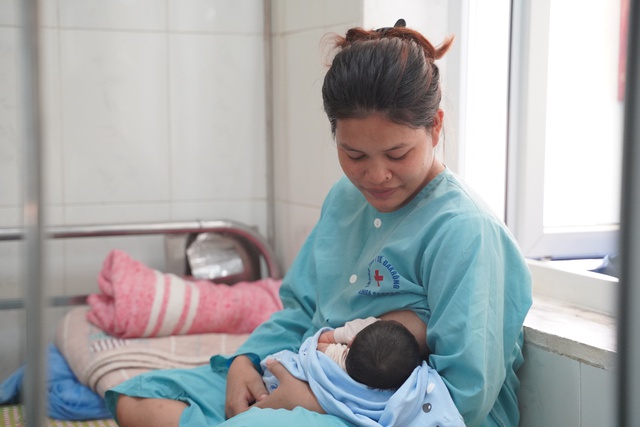 Những rào cản khiến trẻ không được nuôi bằng sữa mẹ hoàn toàn trong 6 tháng đầu đời- Ảnh 2. Những rào cản khiến trẻ không được nuôi bằng sữa mẹ hoàn toàn trong 6 tháng đầu đời- Ảnh 2.