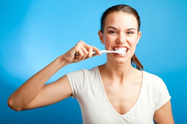 5 sai lầm 'tai hại' khi đánh răng, 'hủy hoại' nướu (lợi) mỗi ngày- Ảnh 1. 5 sai lầm 'tai hại' khi đánh răng, 'hủy hoại' nướu (lợi) mỗi ngày- Ảnh 1.