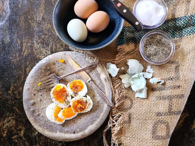 Trứng luộc, trứng ốp hay trứng hấp, cách chế biến nào tốt nhất khi muốn giảm cân- Ảnh 1. Trứng luộc, trứng ốp hay trứng hấp, cách chế biến nào tốt nhất khi muốn giảm cân- Ảnh 1.