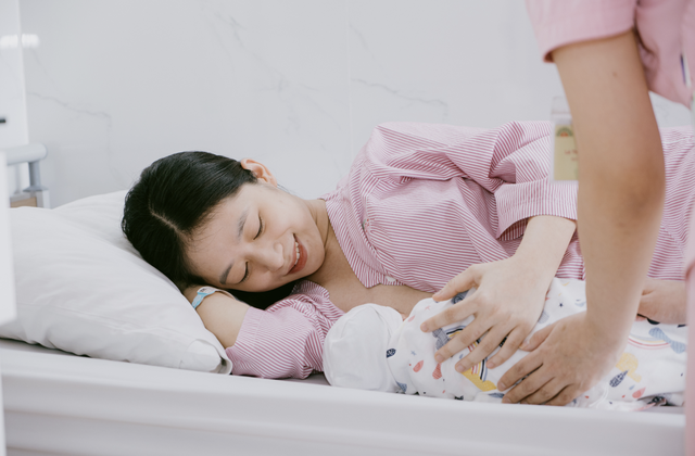 Sữa mẹ không chỉ là thức ăn mà còn là nguồn năng lượng cảm xúc cho bé- Ảnh 1. Sữa mẹ không chỉ là thức ăn mà còn là nguồn năng lượng cảm xúc cho bé- Ảnh 1.