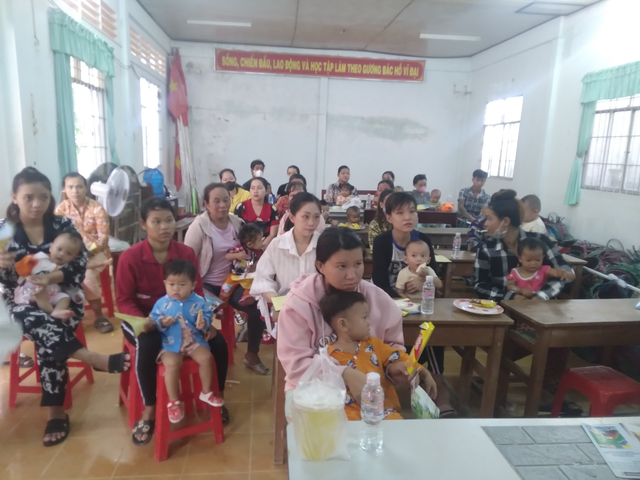 Hướng dẫn thực hành ăn dặm khoa học cho trẻ 6-24 tháng tuổi- Ảnh 1. Hướng dẫn thực hành ăn dặm khoa học cho trẻ 6-24 tháng tuổi- Ảnh 1.