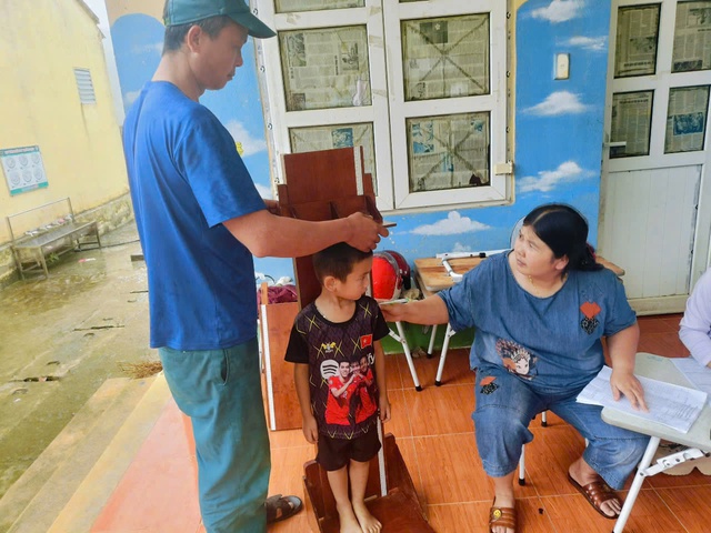 Tự trồng, tự nuôi, tự nấu: Mô hình “vườn – ao – chuồng” cải thiện dinh dưỡng hộ gia đình vùng cao- Ảnh 1. Tự trồng, tự nuôi, tự nấu: Mô hình “vườn – ao – chuồng” cải thiện dinh dưỡng hộ gia đình vùng cao- Ảnh 1.