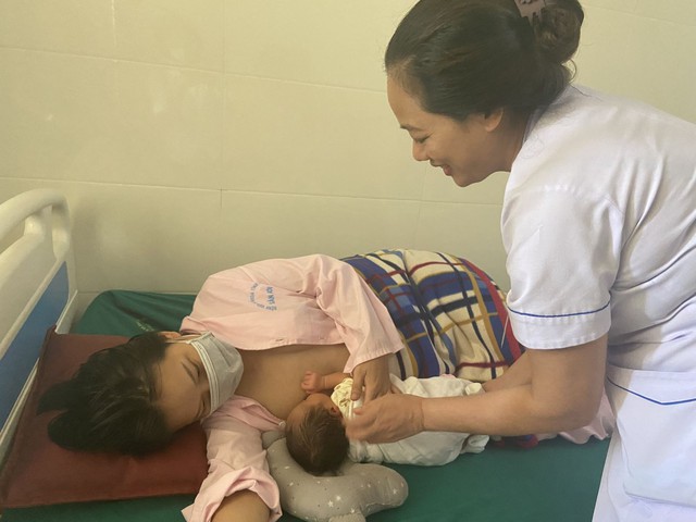 Hướng dẫn nuôi con bằng sữa mẹ trong trường hợp trẻ sinh thấp cân- Ảnh 2. Hướng dẫn nuôi con bằng sữa mẹ trong trường hợp trẻ sinh thấp cân- Ảnh 2.