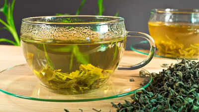 6 nhóm người nên tránh uống trà xanh- Ảnh 1. Trà xanh không dành cho tất cả mọi người: 6 loại người nên tránh uống trà xanh vì tác dụng phụ