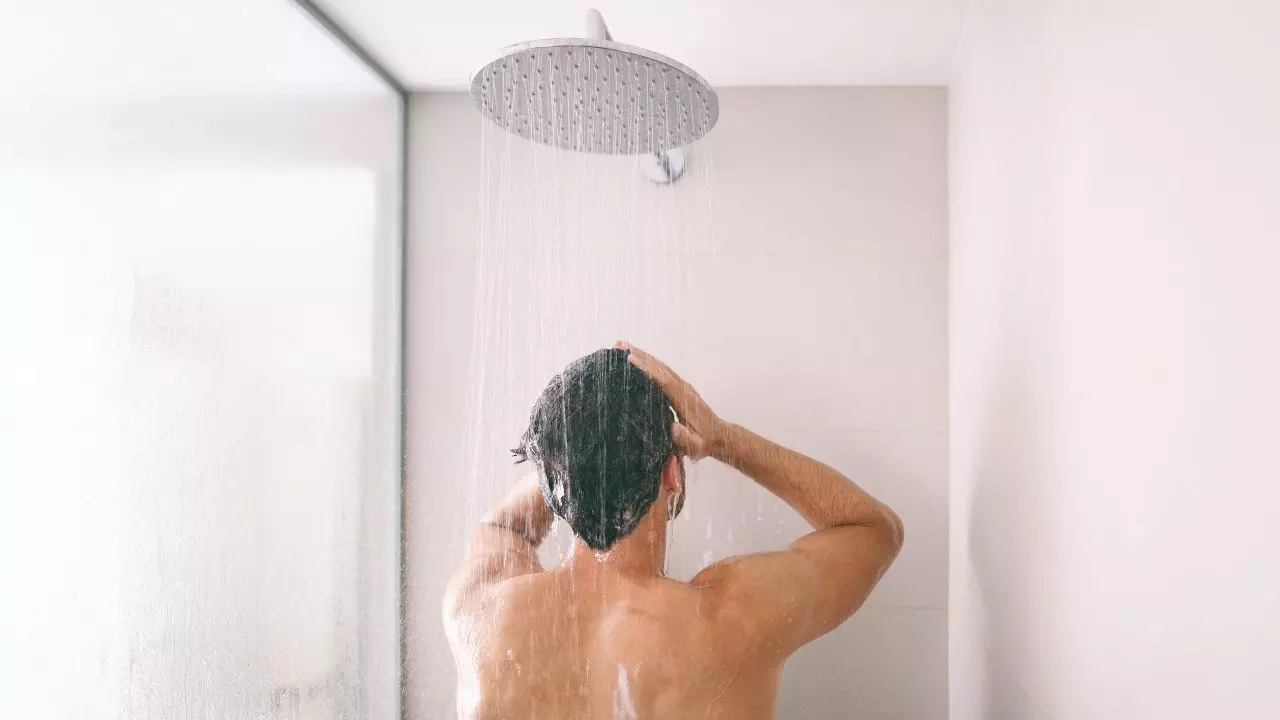 Tại sao không nên tắm ngay sau khi ăn?- Ảnh 1. Tại sao tắm sau bữa ăn lại ảnh hưởng đến tiêu hóa?
