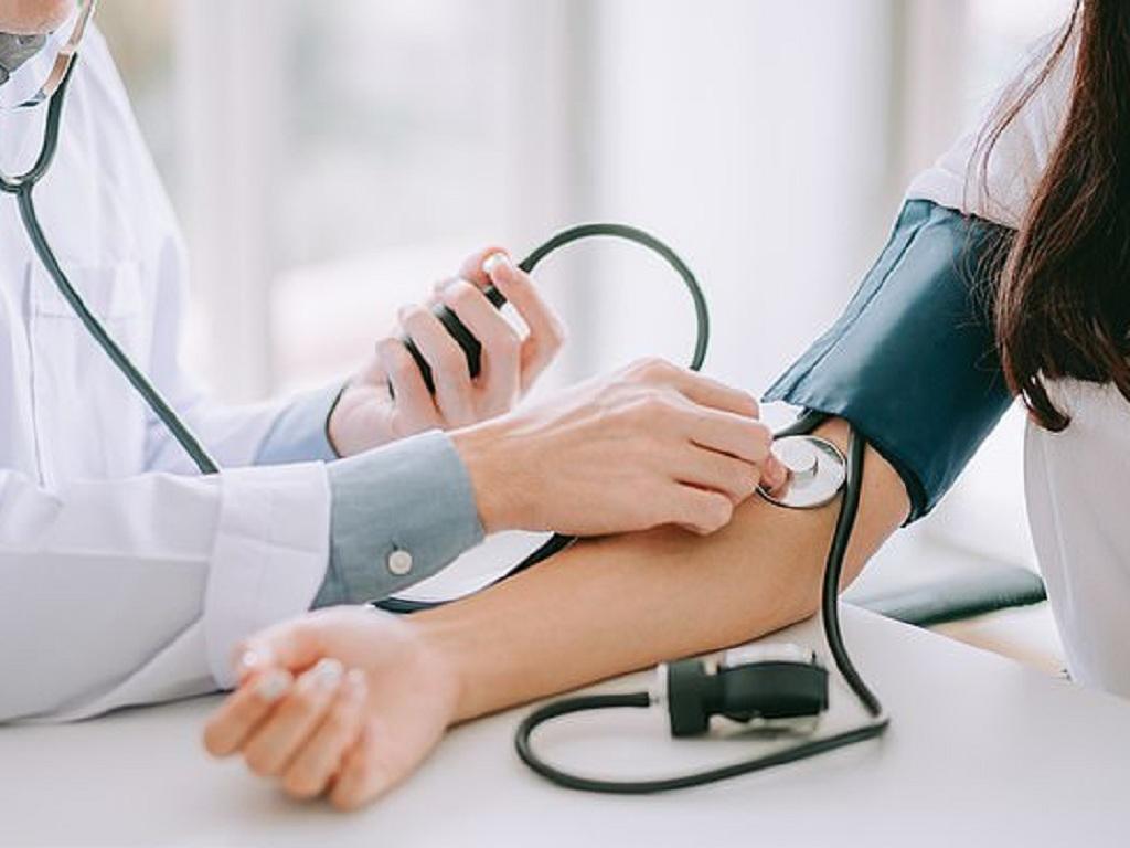 Hướng dẫn mới về kiểm soát huyết áp: Nhấn mạnh thay đổi lối sống và điều trị cá nhân hóa- Ảnh 1. Các xét nghiệm người bệnh tăng huyết áp cần làm